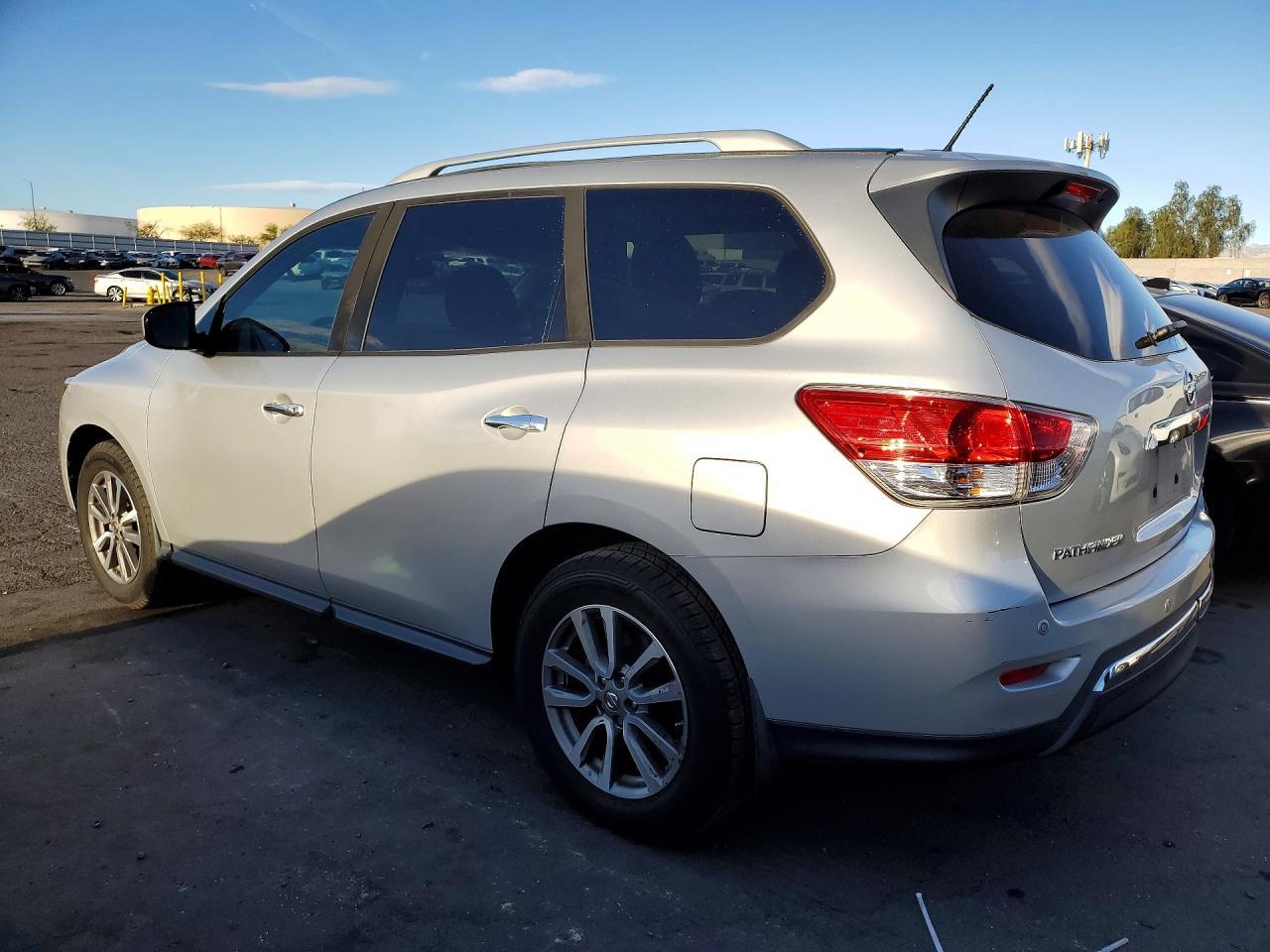 2016 Nissan Pathfinder Sv - zdjęcie 2