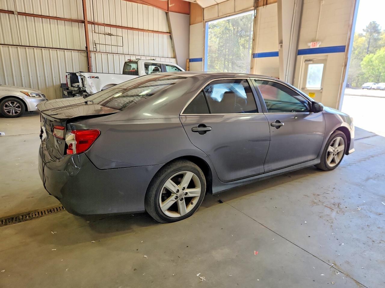 2013 Toyota Camry Se - zdjęcie 3