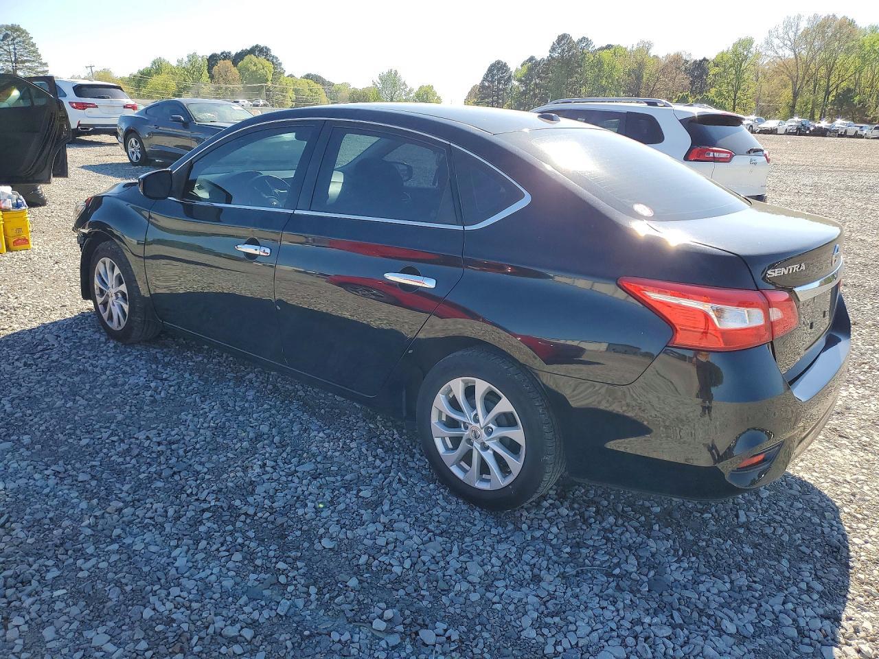 2019 Nissan Sentra Sv - zdjęcie 2