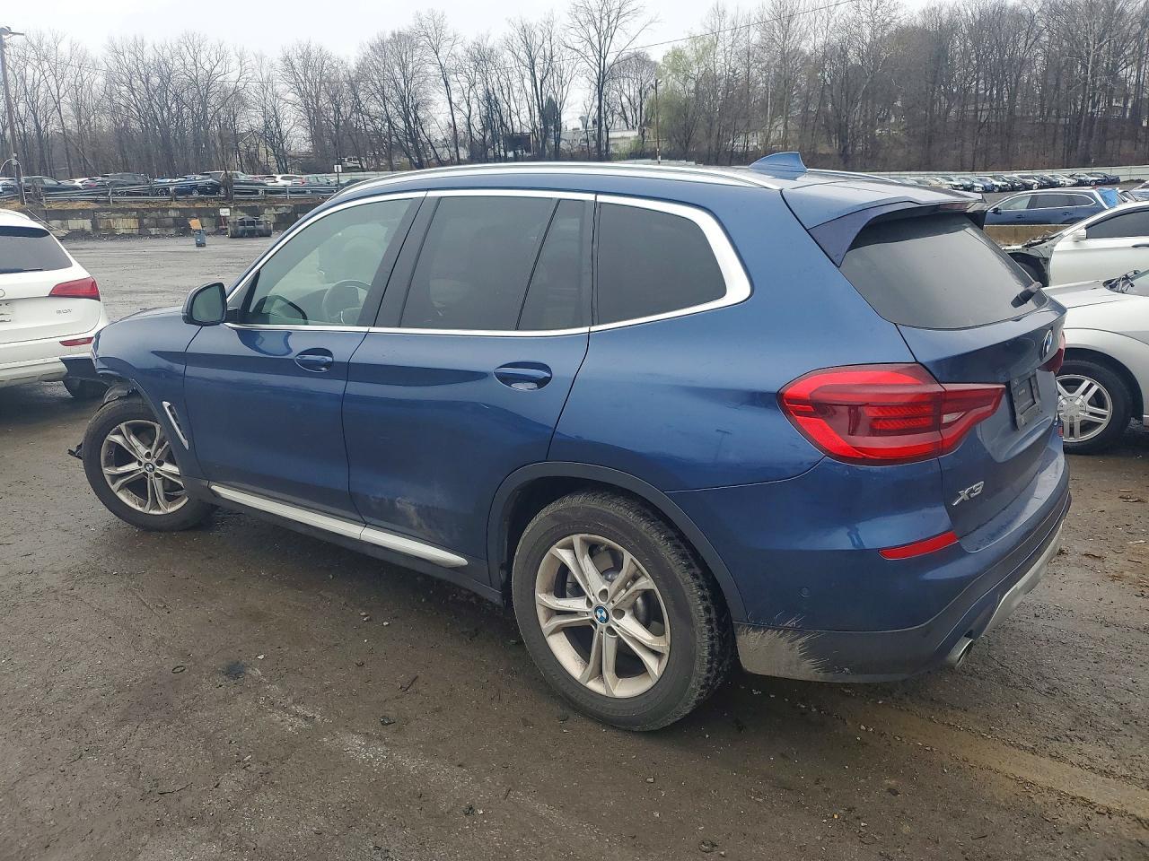 2021 BMW X3 xDrive30I - zdjęcie 2