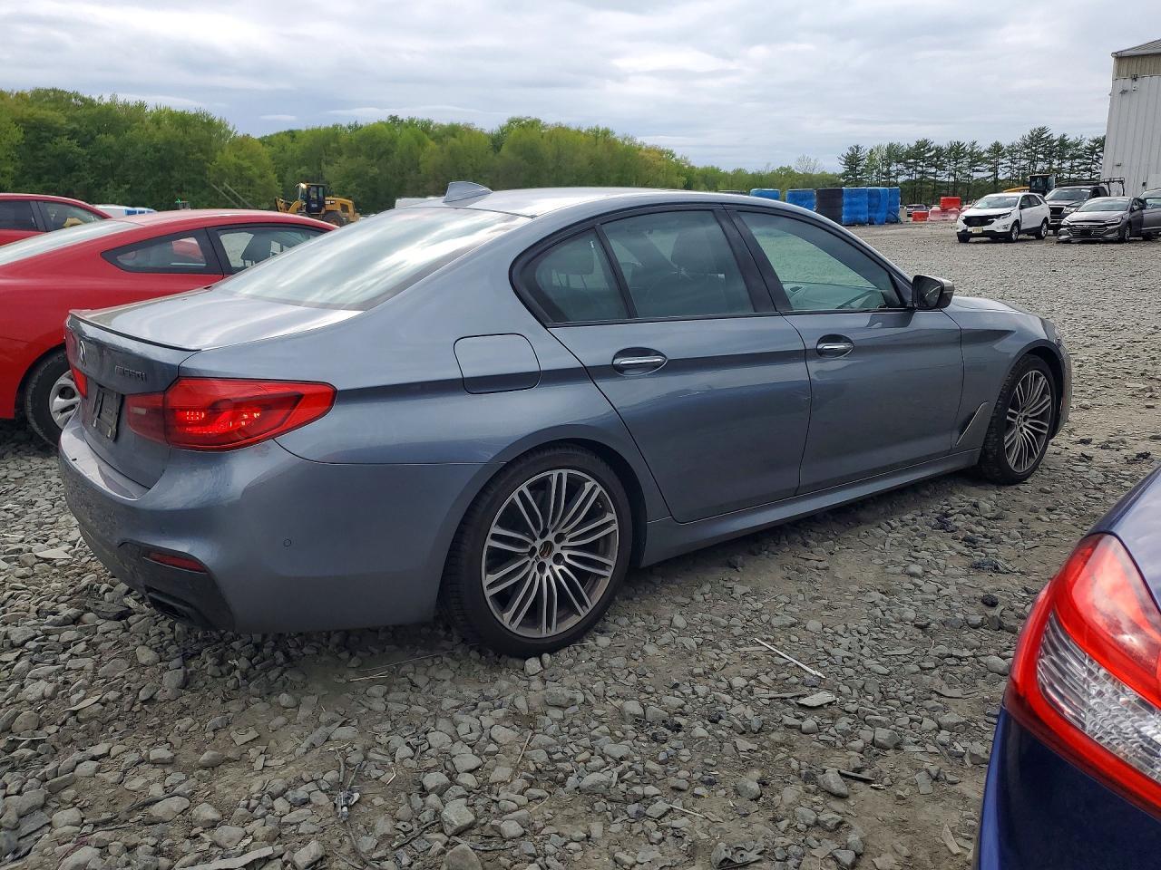 2018 BMW Seria 5 M550i - zdjęcie 3