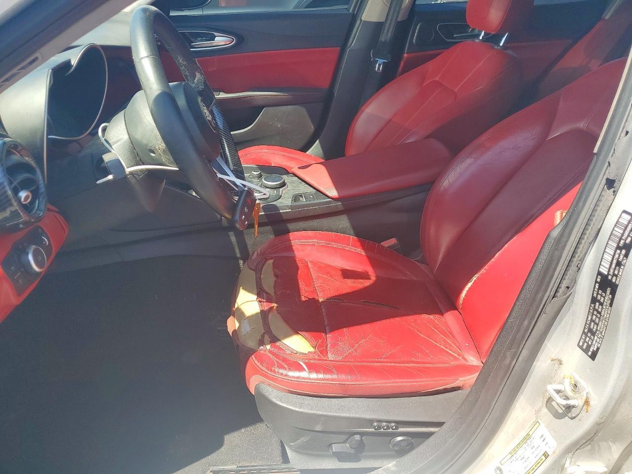 2019 Alfa Romeo Giulia - zdjęcie 7