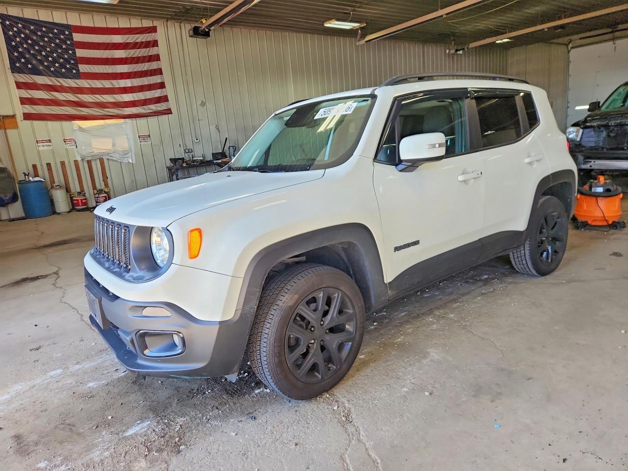 2017 Jeep Renegade Latitude - zdjęcie główne