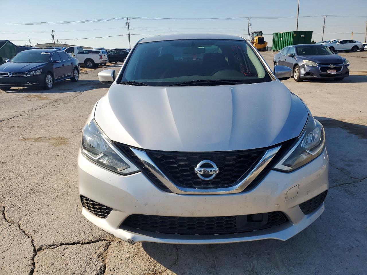 2019 Nissan Sentra S - zdjęcie 5