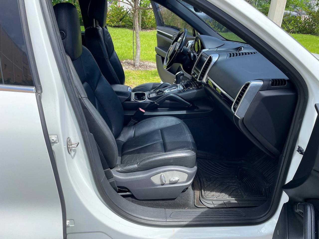 2014 Porsche Cayenne - zdjęcie 5