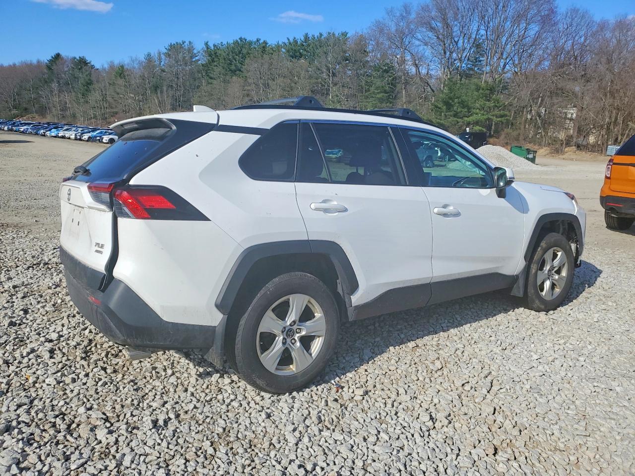 2019 Toyota Rav4 Xle - zdjęcie 3