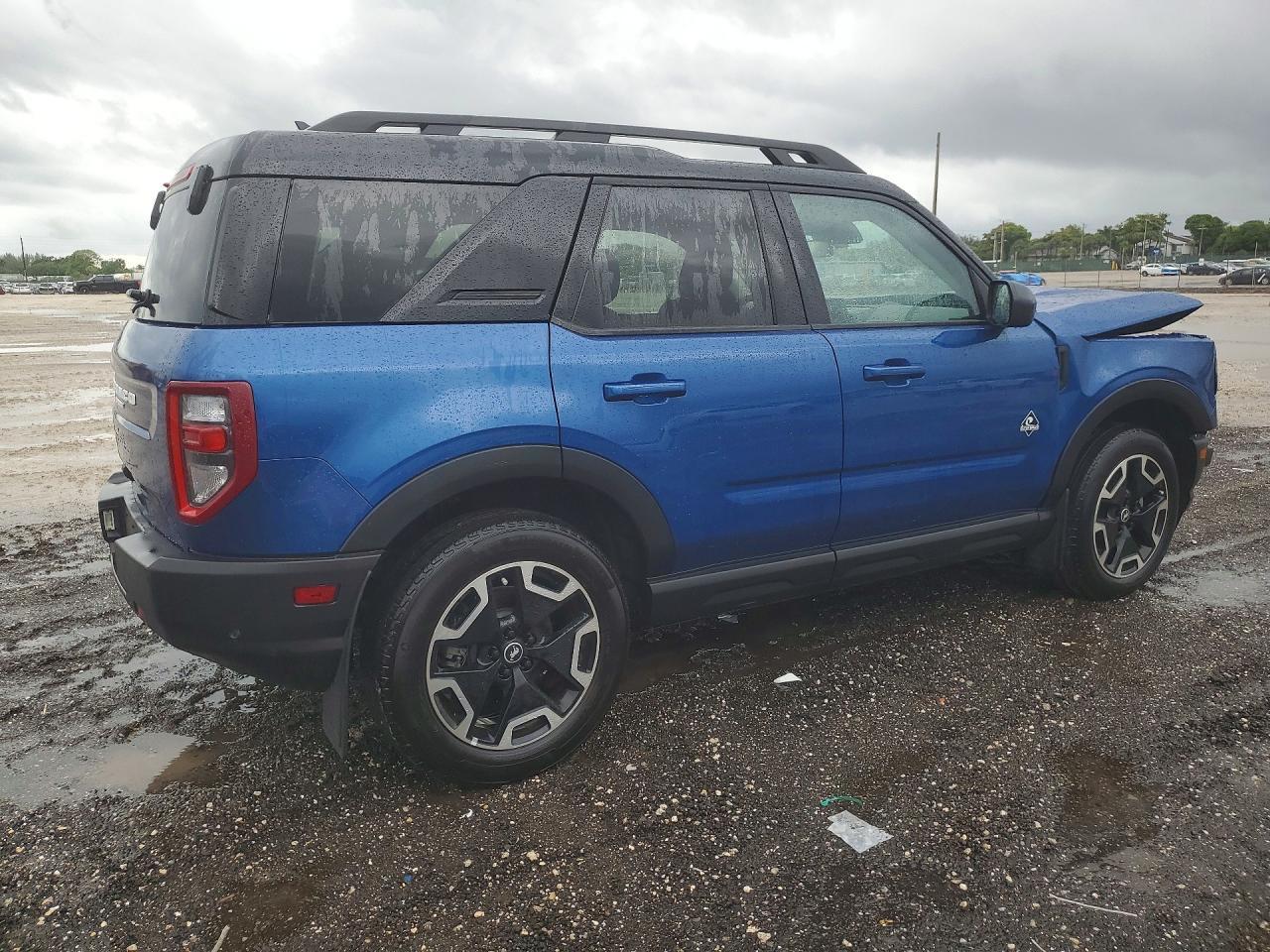 2024 Ford Bronco Sport Outer Banks - zdjęcie 3