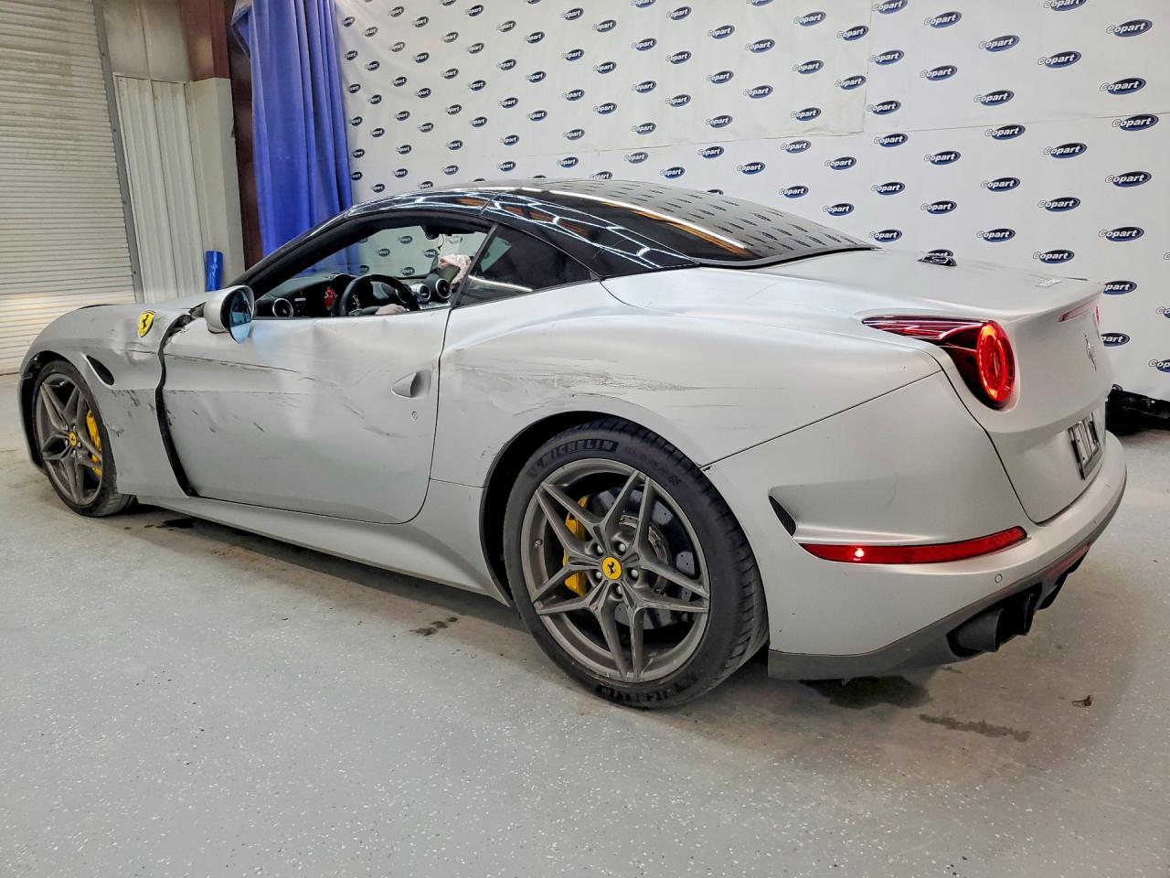 2017 Ferrari California T - zdjęcie 2
