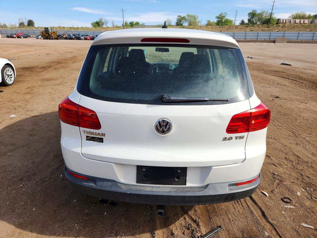 2013 Volkswagen Tiguan S - zdjęcie 6