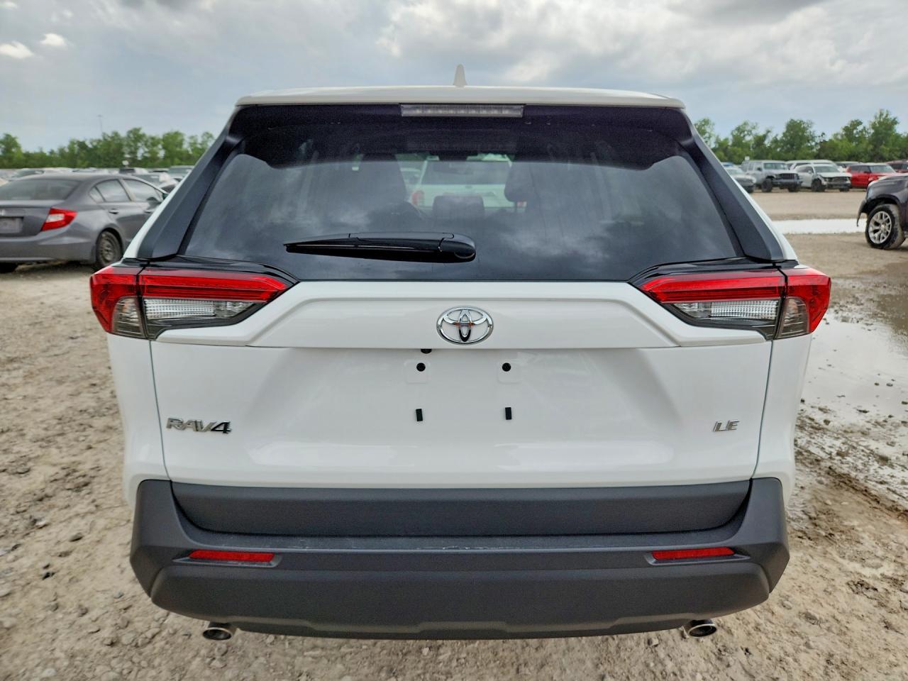 2025 Toyota Rav4 Le - zdjęcie 6