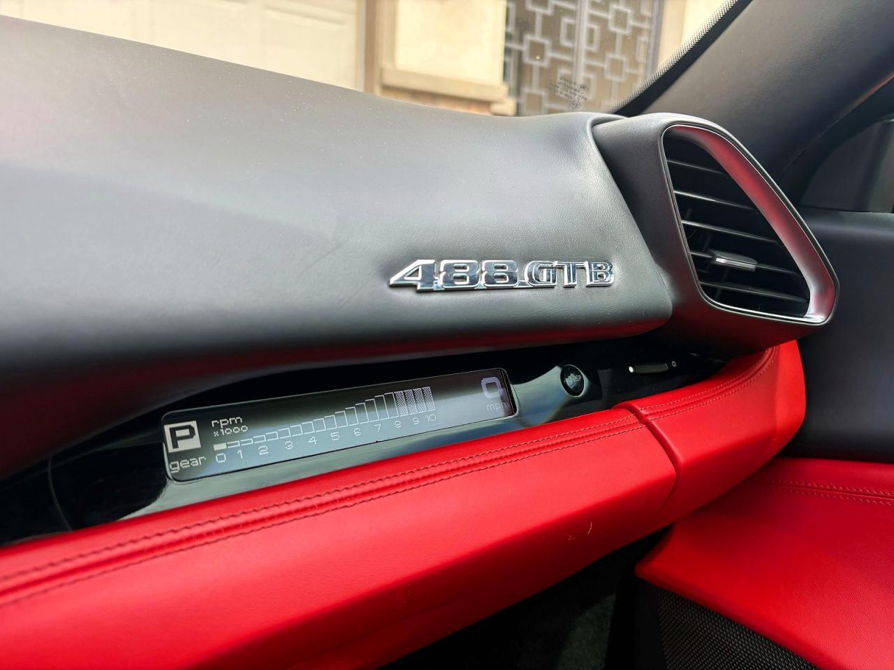 2016 Ferrari 488 Gtb - zdjęcie 12