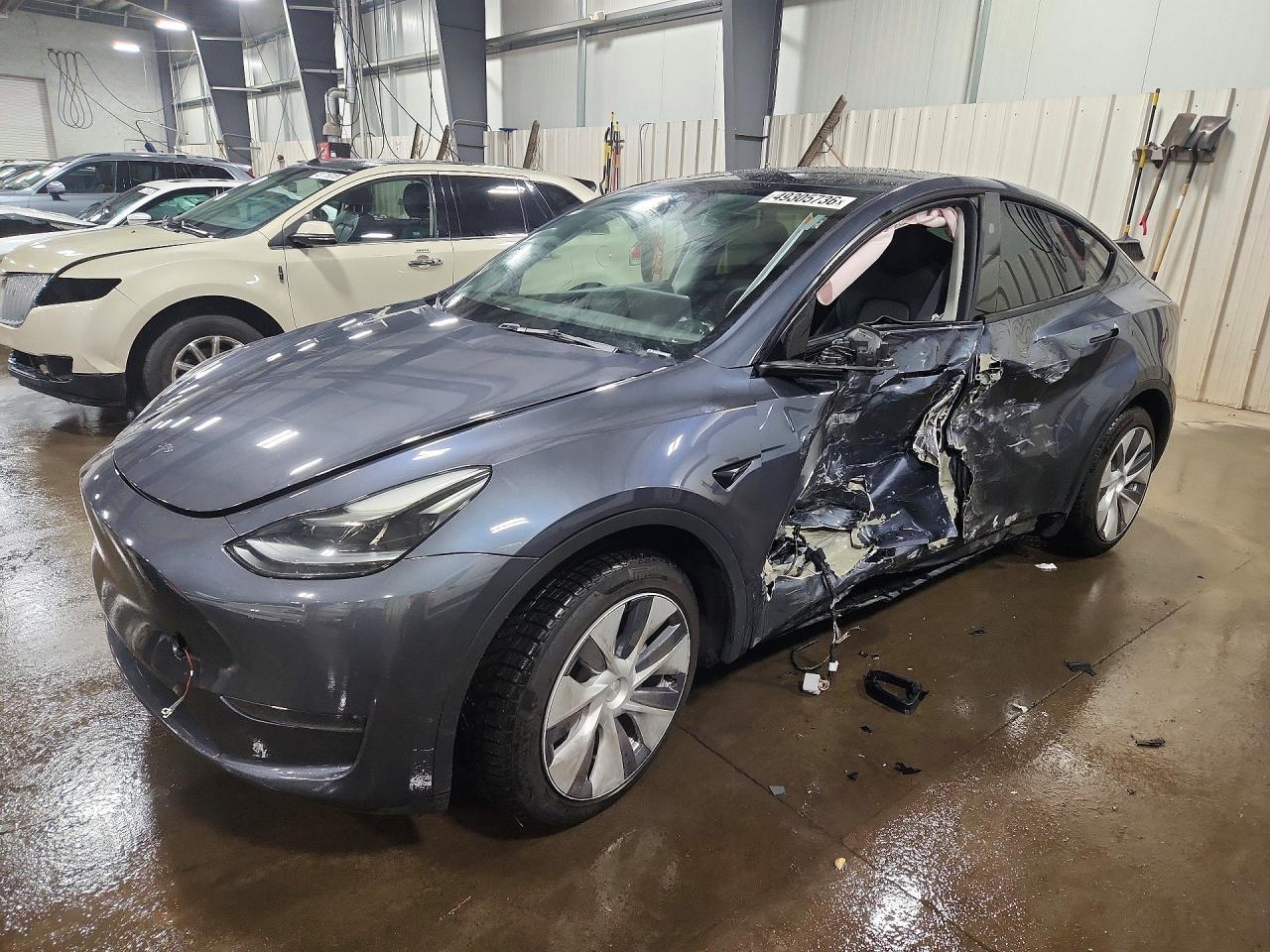 2023 Tesla Model Y - zdjęcie główne