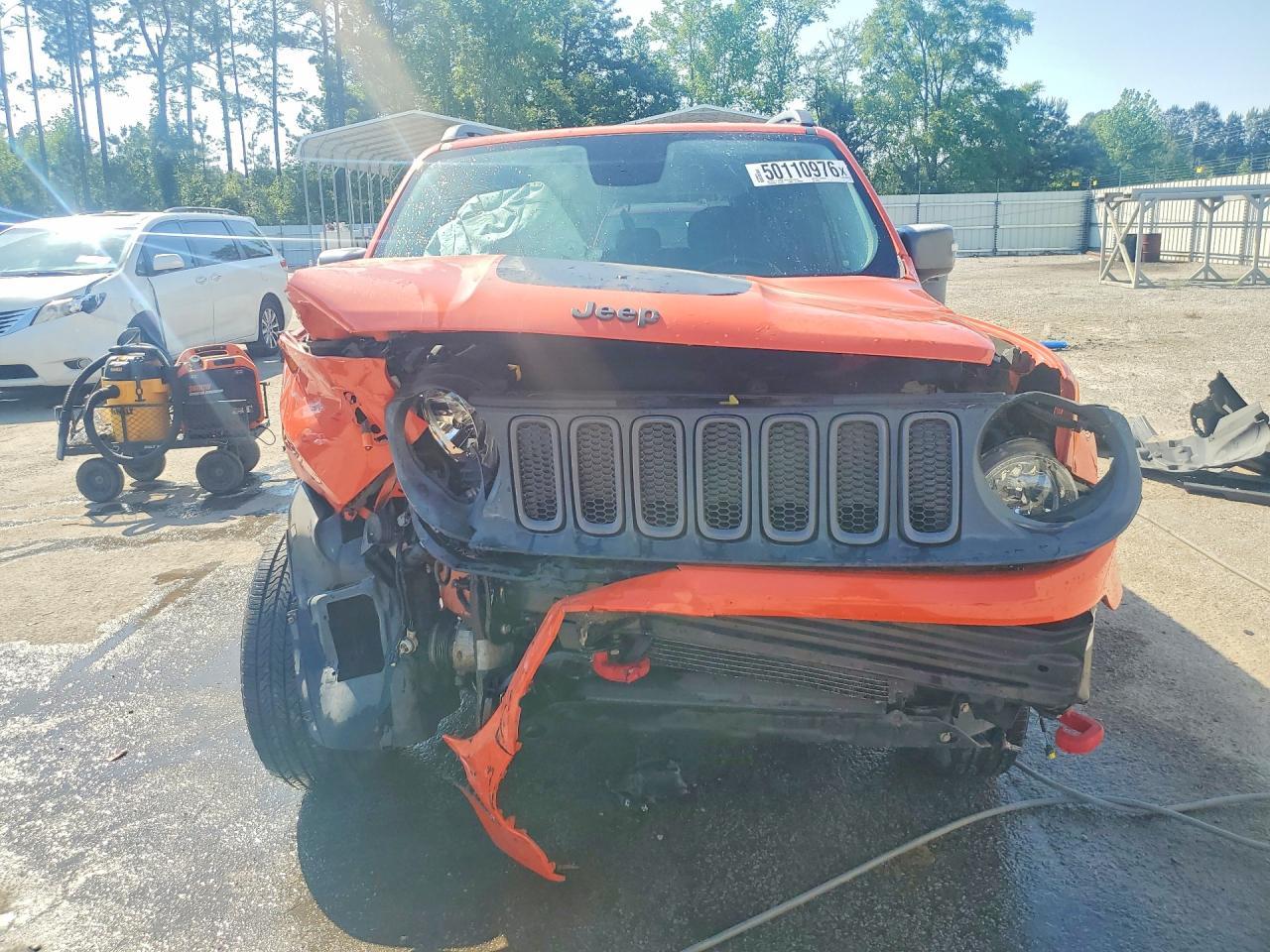 2015 Jeep Renegade Trailhawk - zdjęcie 5