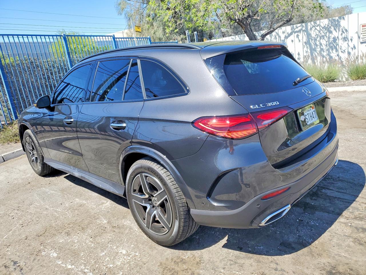 2025 Mercedes-Benz Glc 300 4Matic - zdjęcie 2