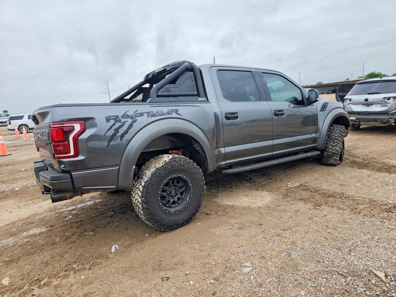 2020 Ford Raptor - zdjęcie 3