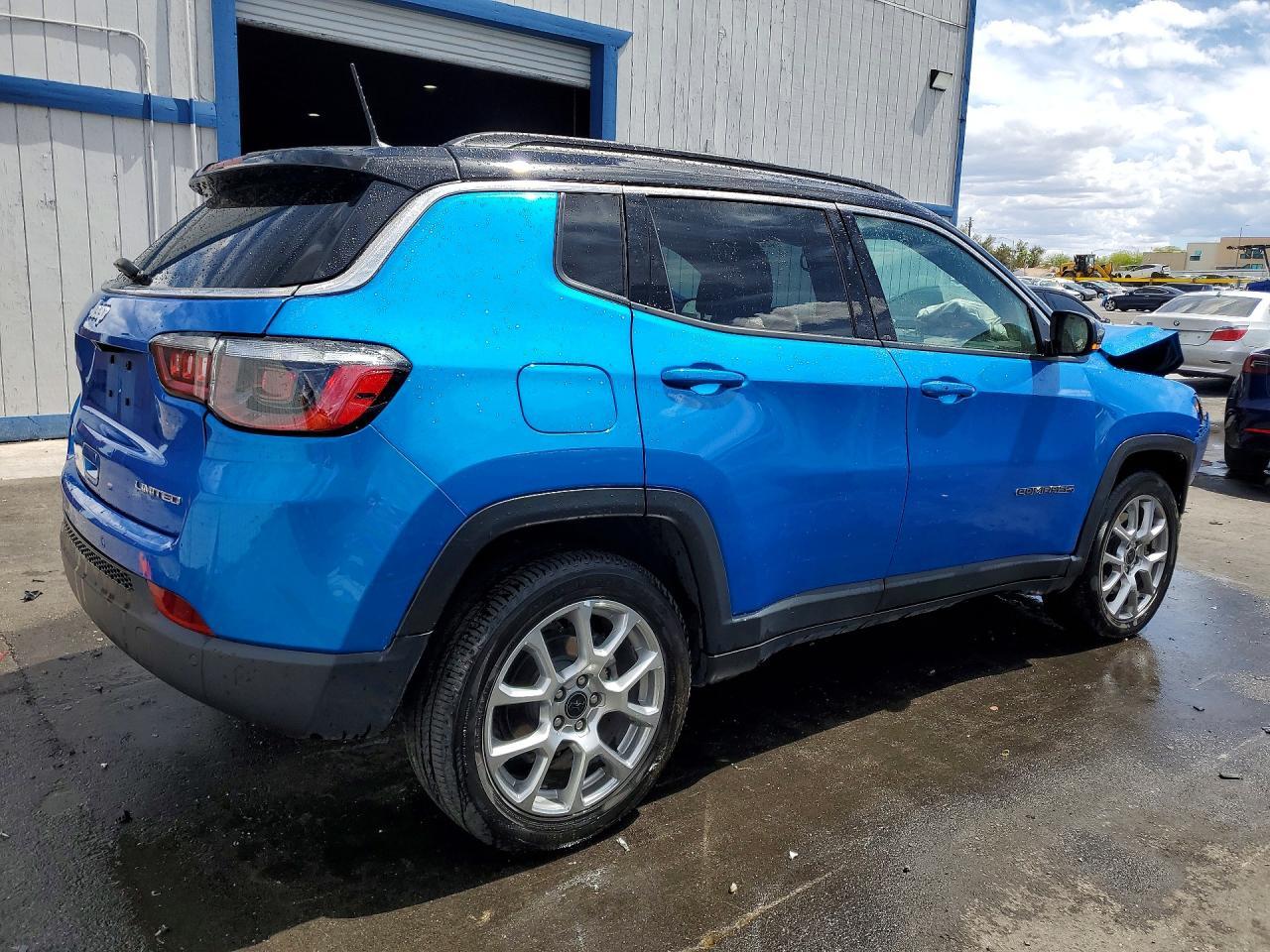 2025 Jeep Compass Limited - zdjęcie 3