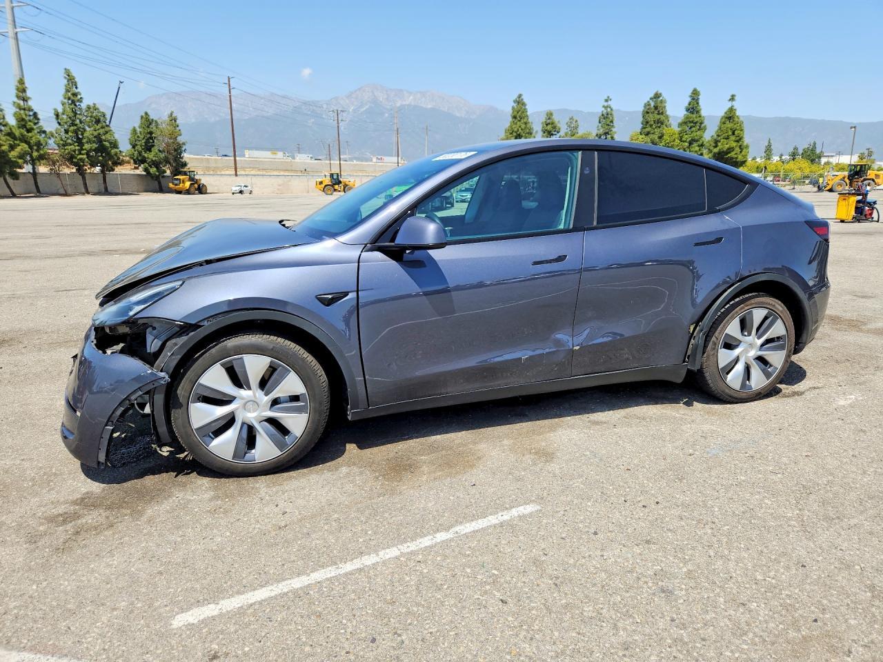 2023 Tesla Model Y - zdjęcie główne