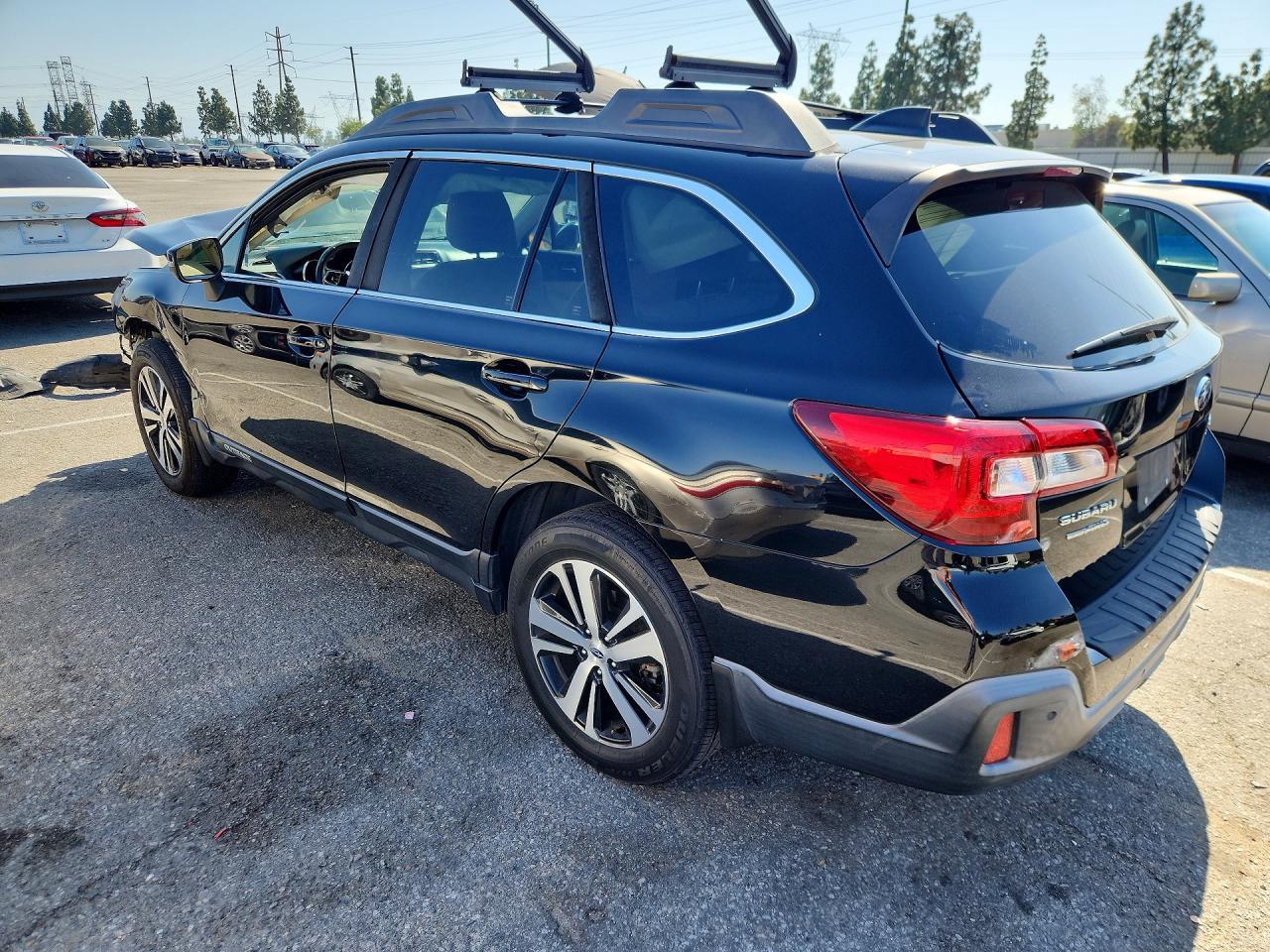2018 Subaru Outback 3.6R Limited - zdjęcie 2