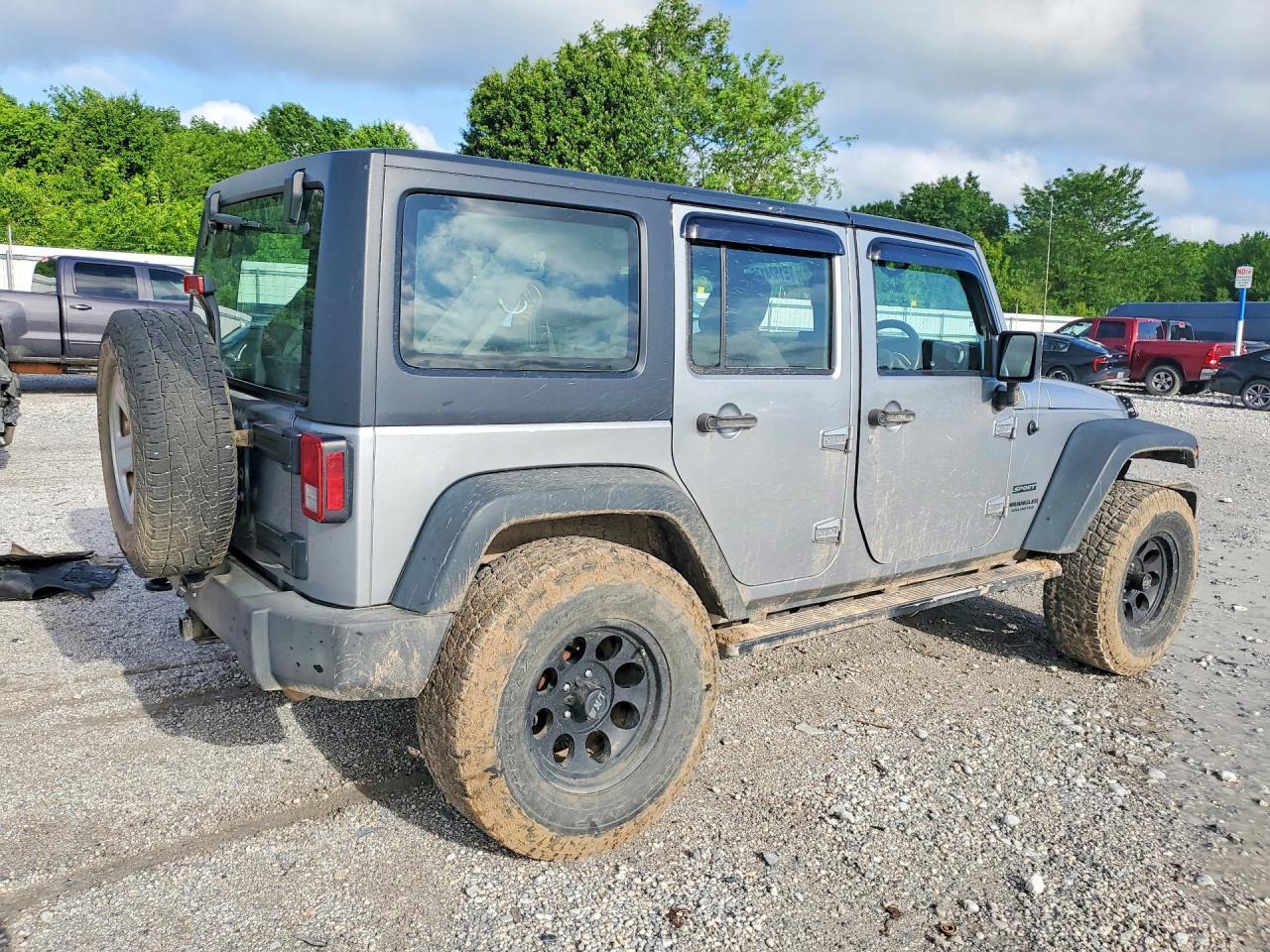 2015 Jeep Wrangler Unlimited Sport - zdjęcie 3