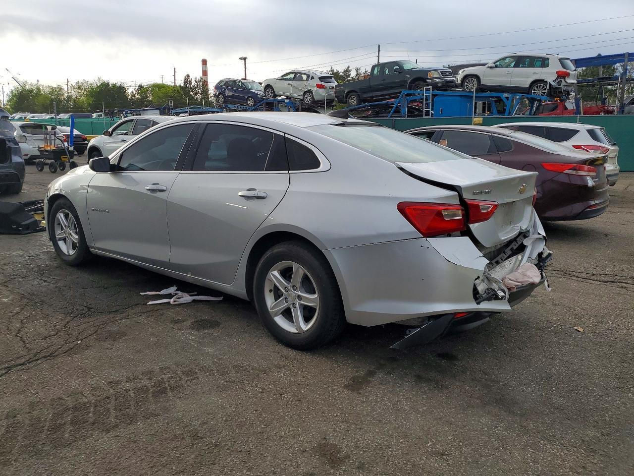 2021 Chevrolet Malibu Ls - zdjęcie 2