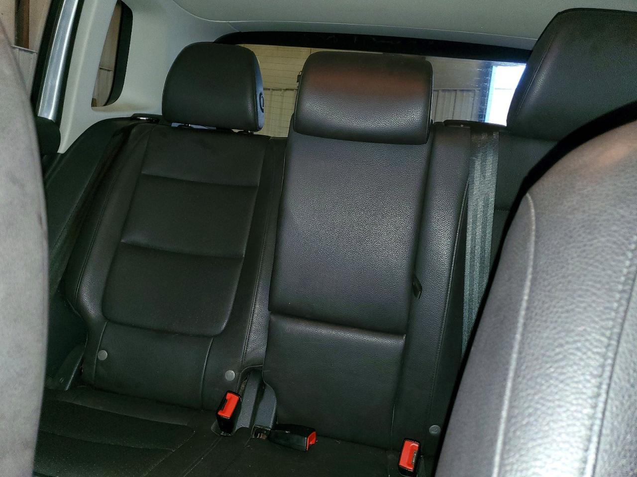 2016 Volkswagen Tiguan S - zdjęcie 10