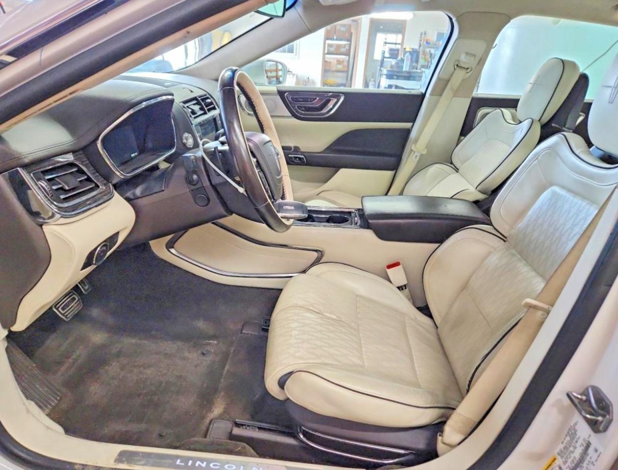 2017 Lincoln Continental Black Label - zdjęcie 7