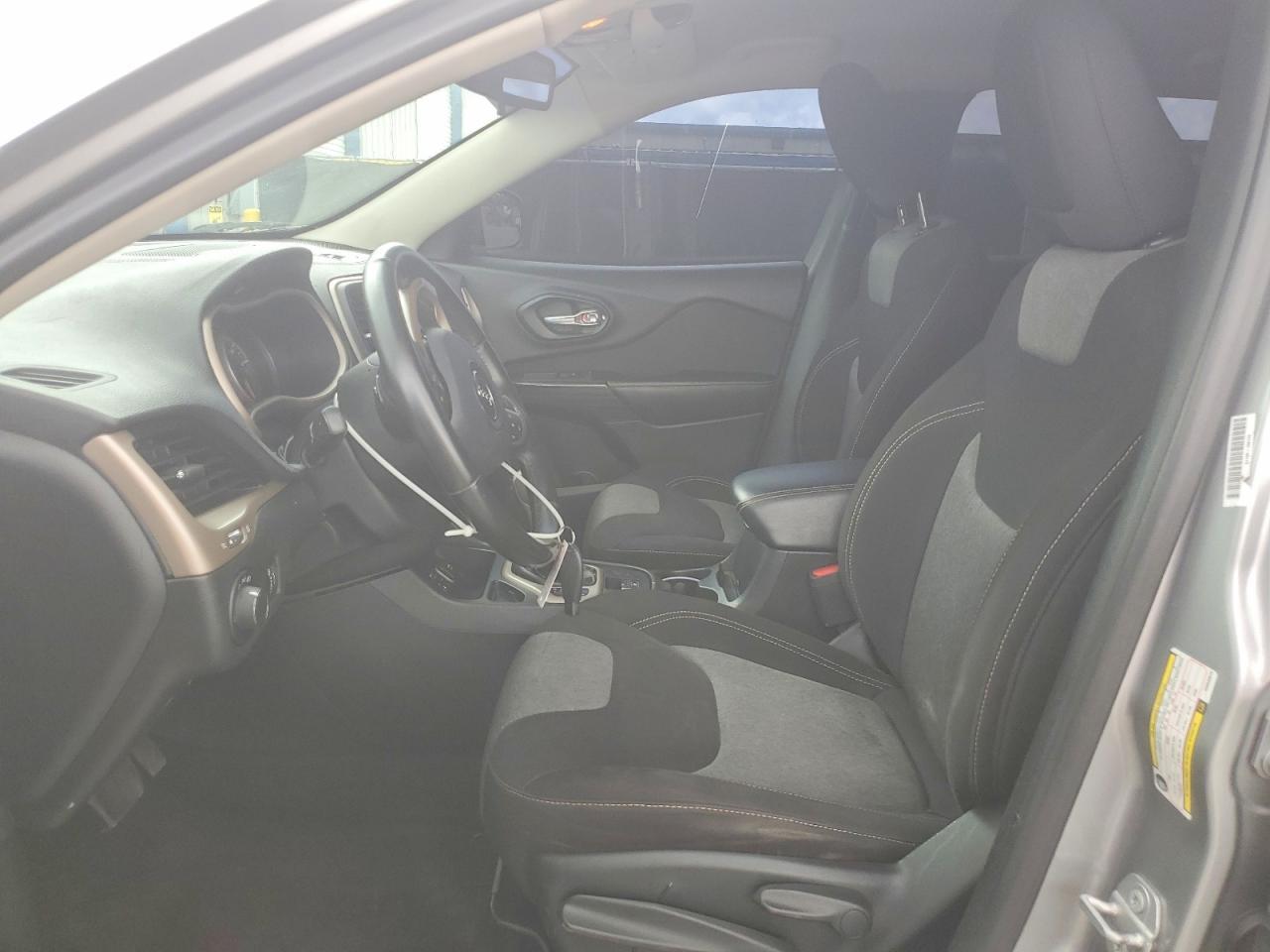 2017 Jeep Cherokee Sport - zdjęcie 7