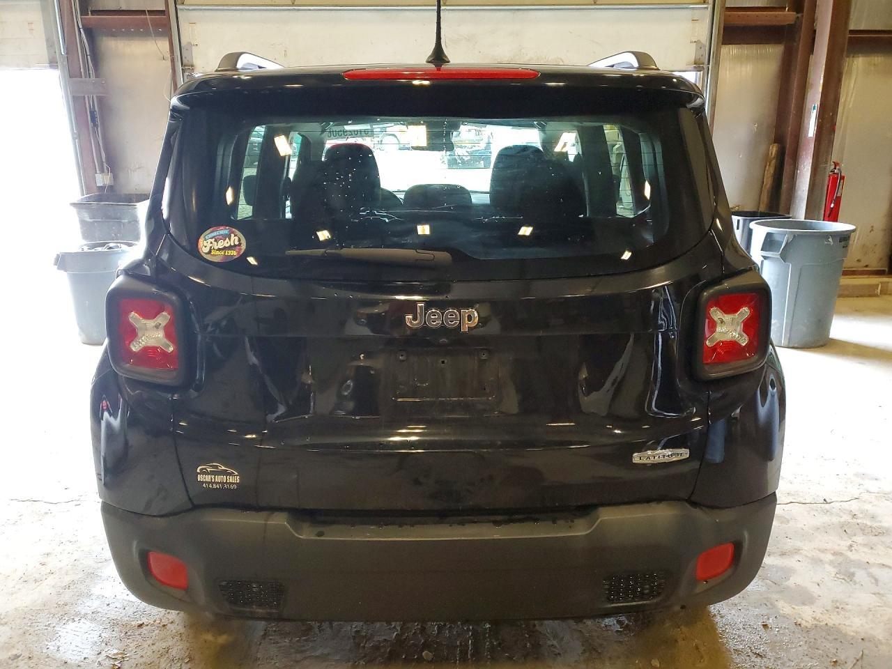 2016 Jeep Renegade Latitude - zdjęcie 6