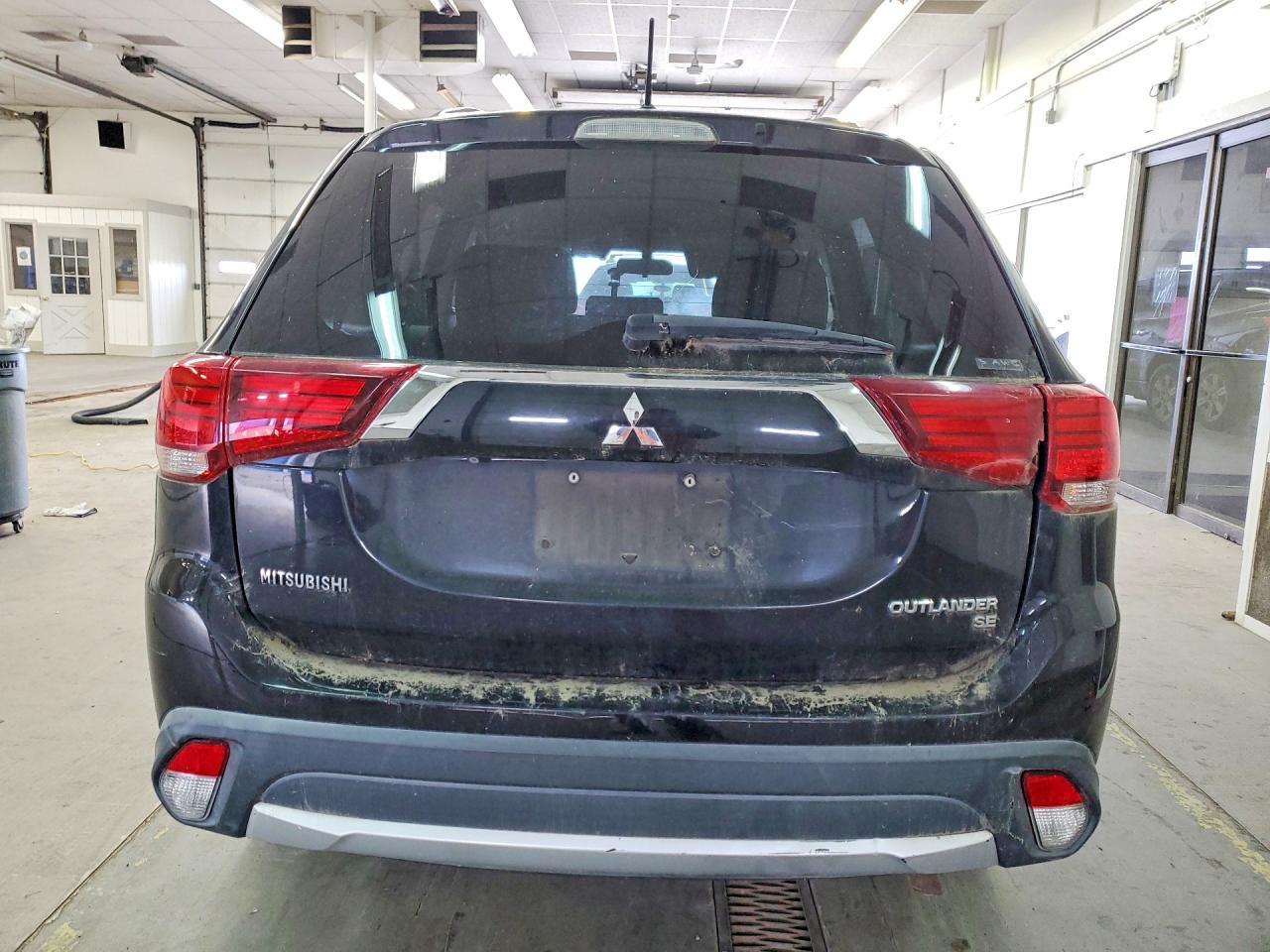 2016 Mitsubishi Outlander Se - zdjęcie 6