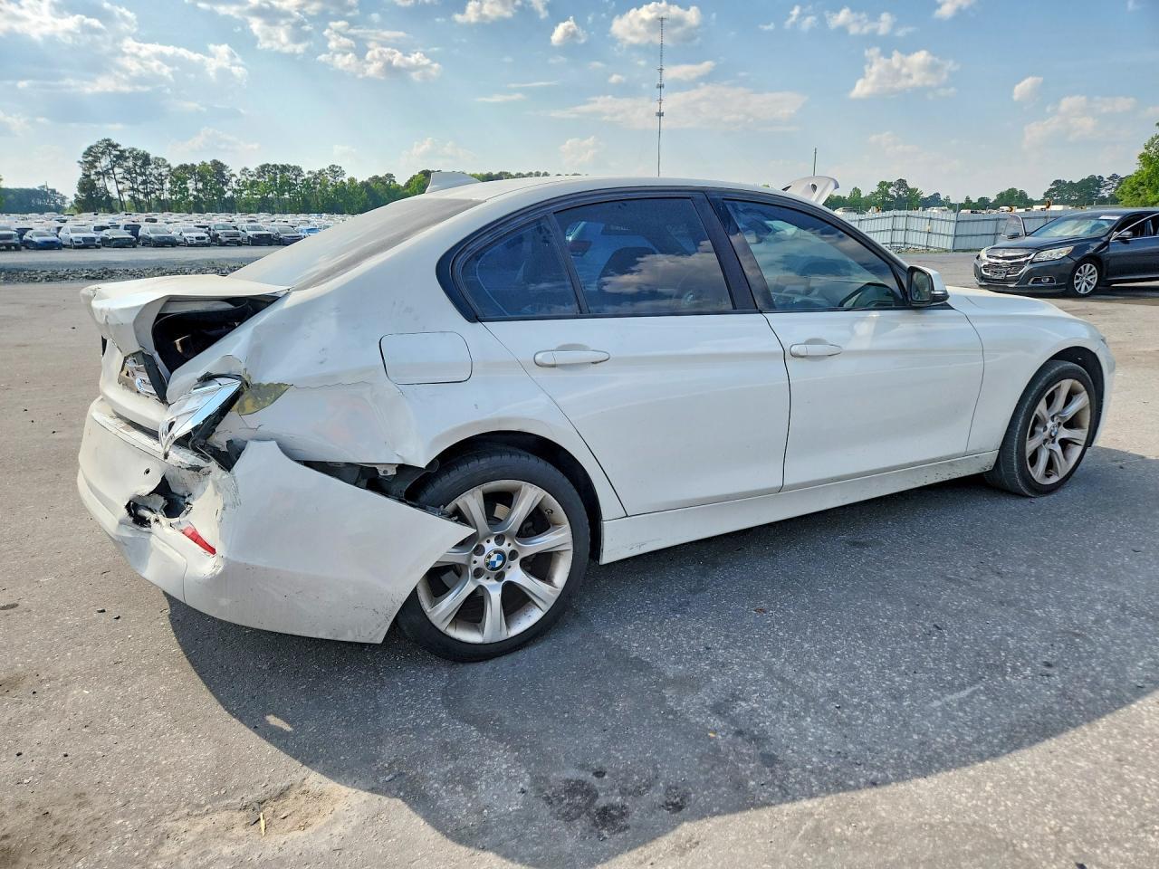 2015 BMW 328 I - zdjęcie 3