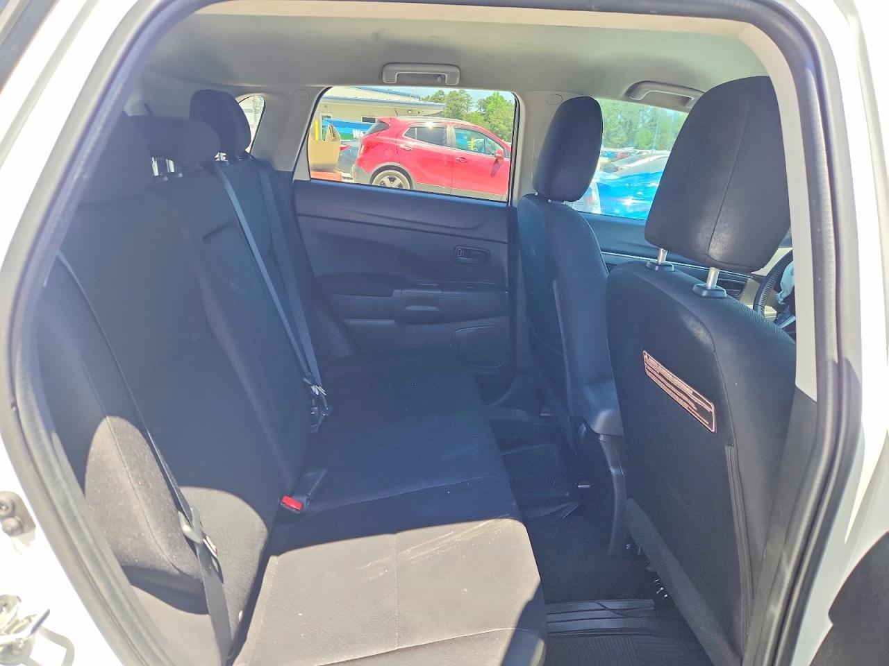 2015 Mitsubishi Outlander Sport Es - zdjęcie 10
