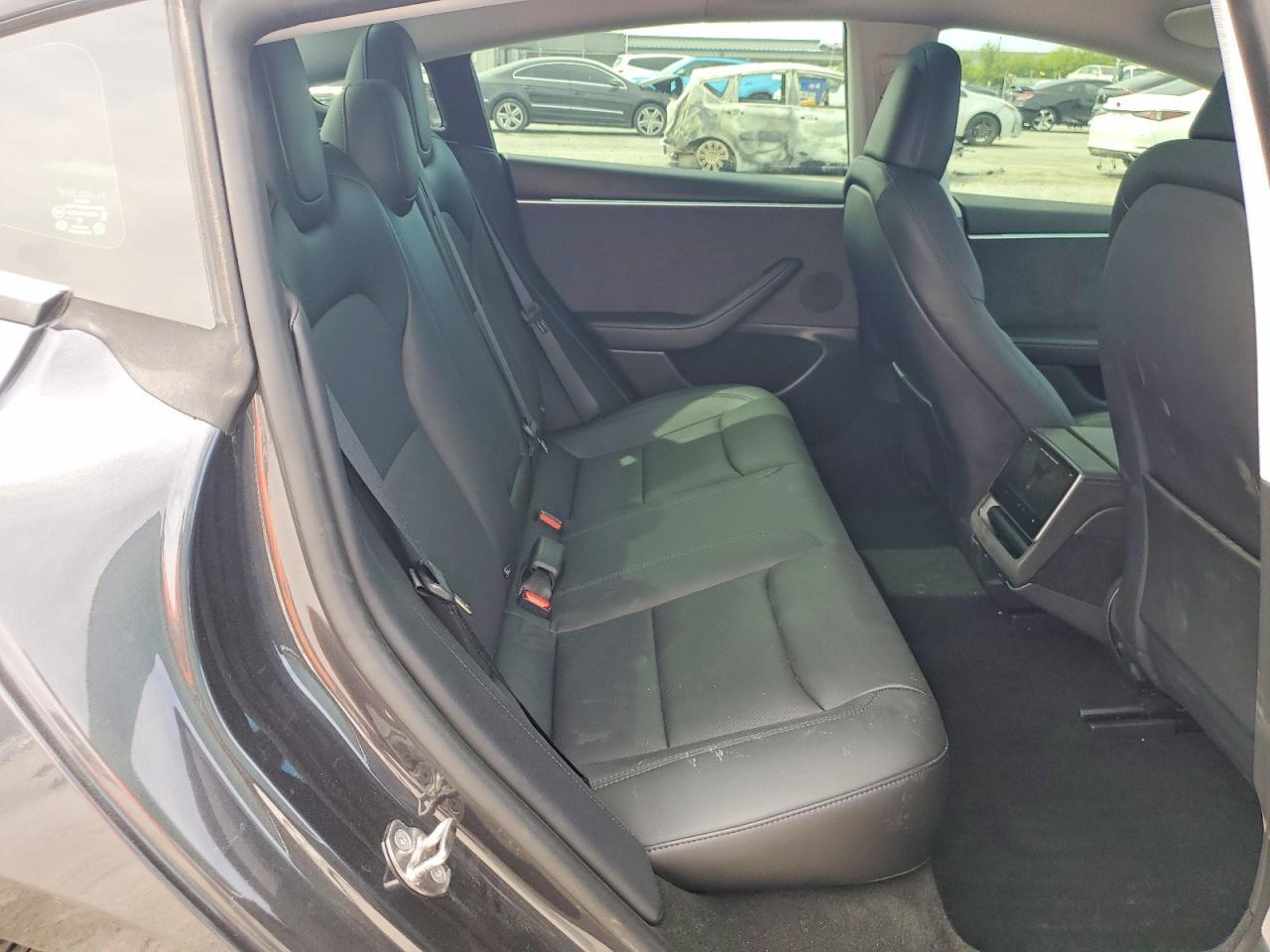 2024 Tesla Model 3 - zdjęcie 11