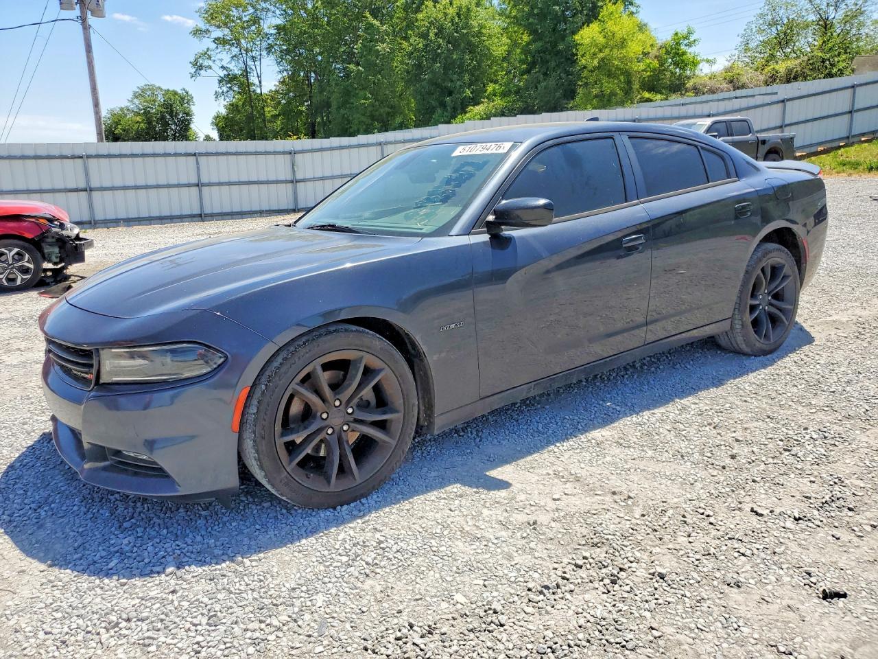 2016 Dodge Charger R - zdjęcie główne