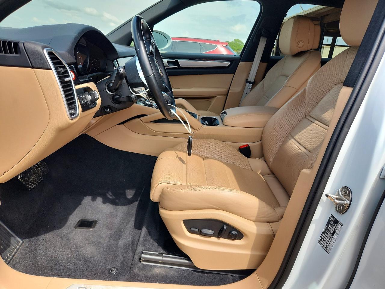 2022 Porsche Cayenne - zdjęcie 7