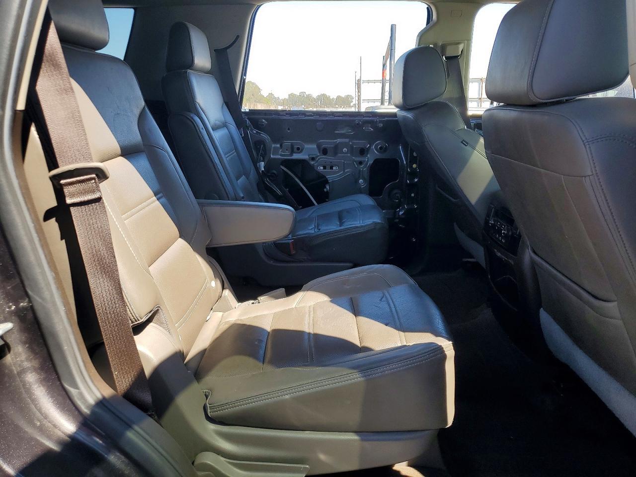 2017 GMC Yukon Denali - zdjęcie 11