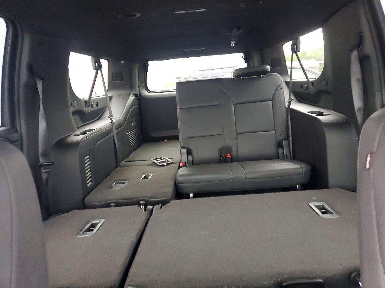 2023 Chevrolet Suburban C1500 Lt - zdjęcie 10