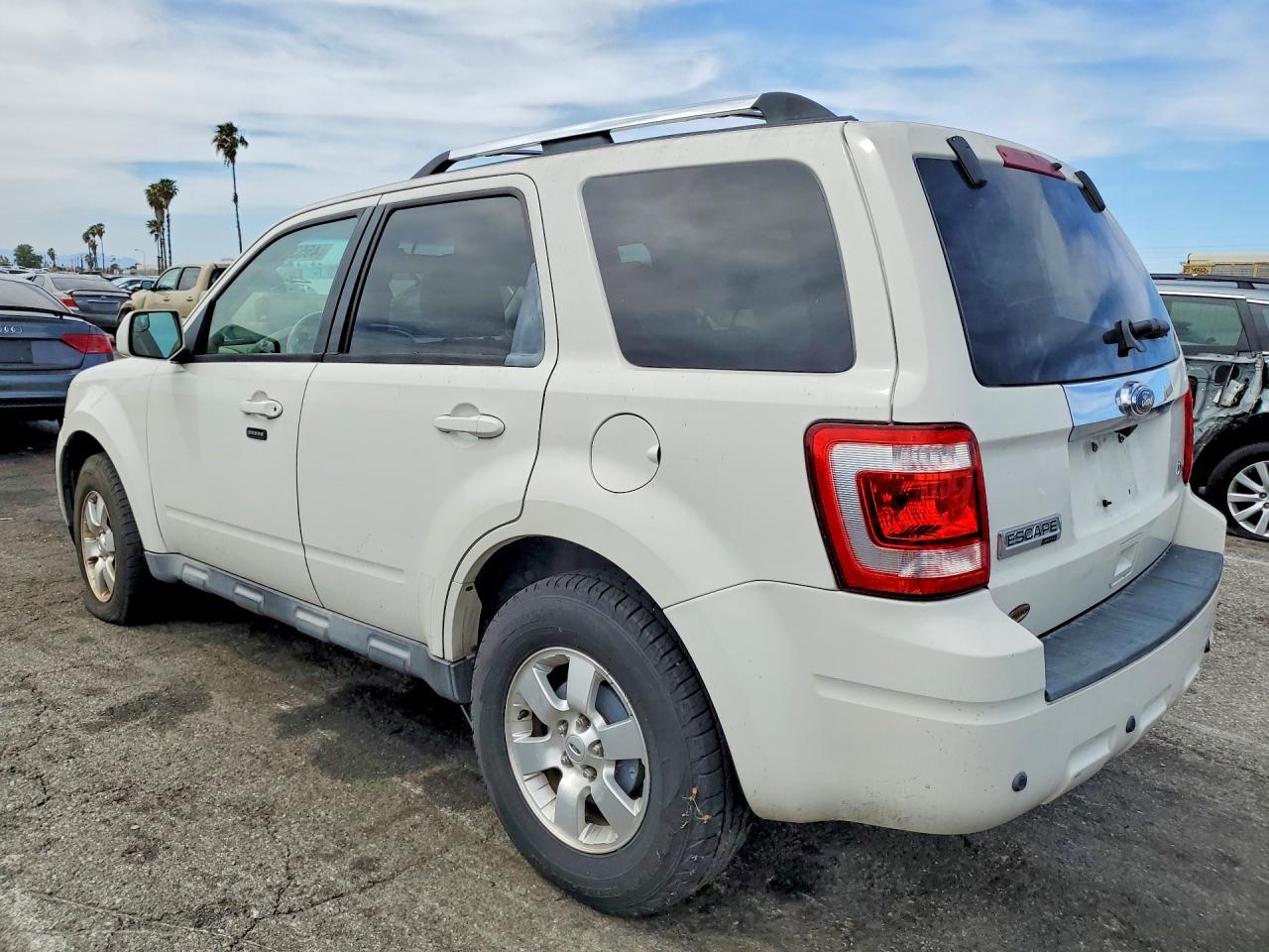 2021 Ford Escape - zdjęcie 2