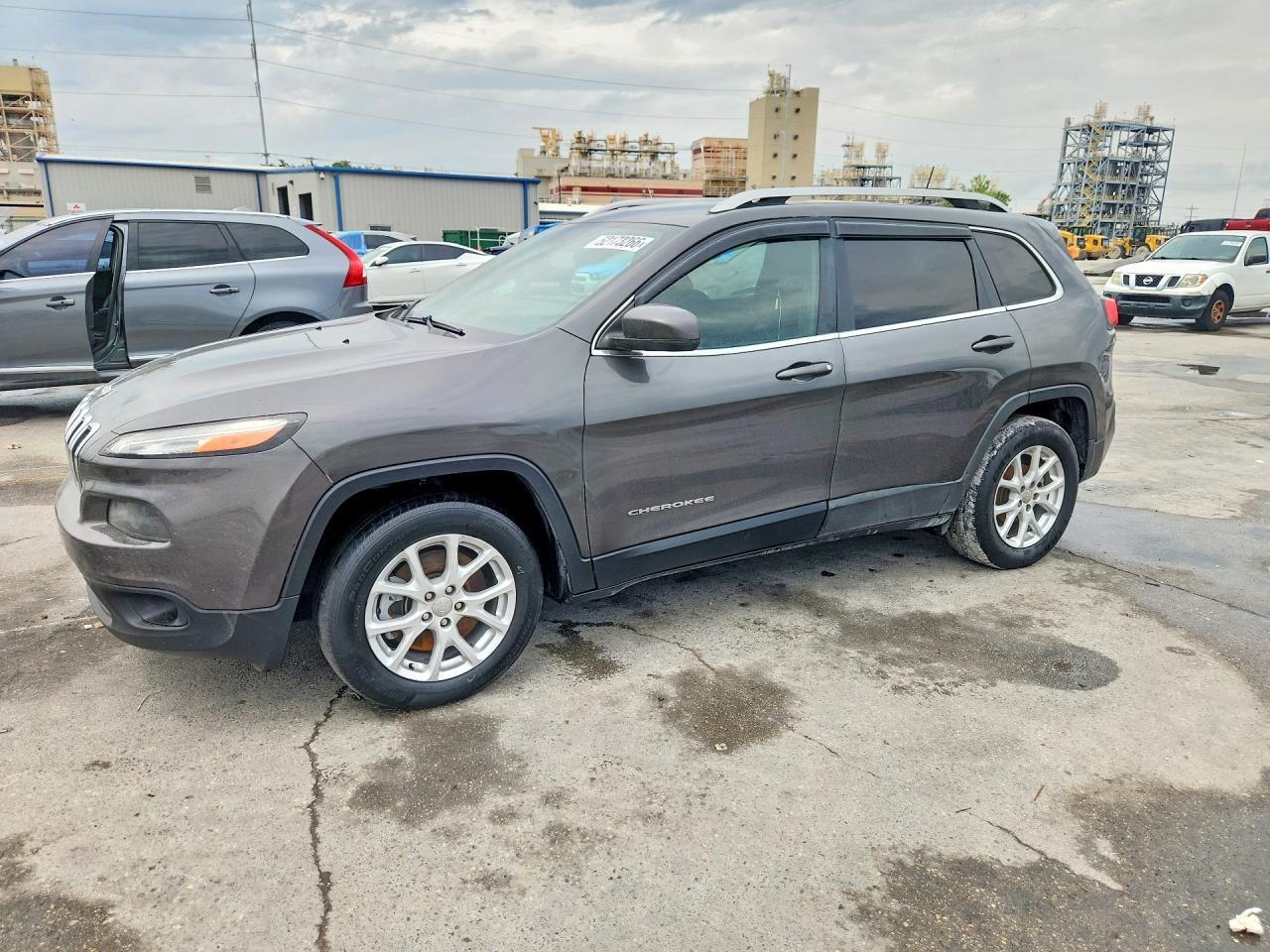 2017 Jeep Cherokee Latitude - zdjęcie główne