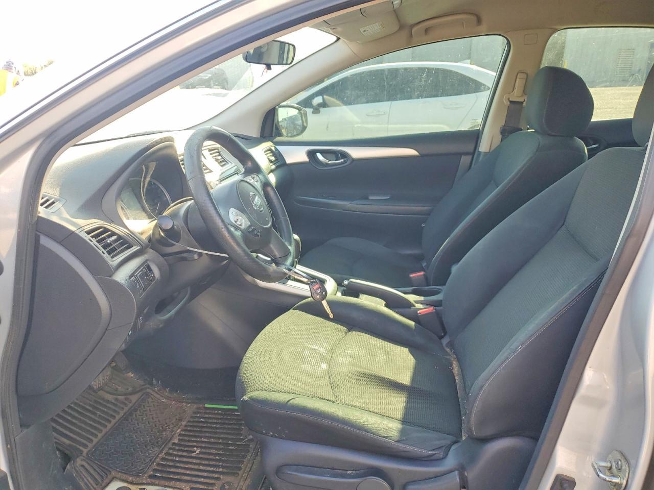2019 Nissan Sentra S - zdjęcie 7