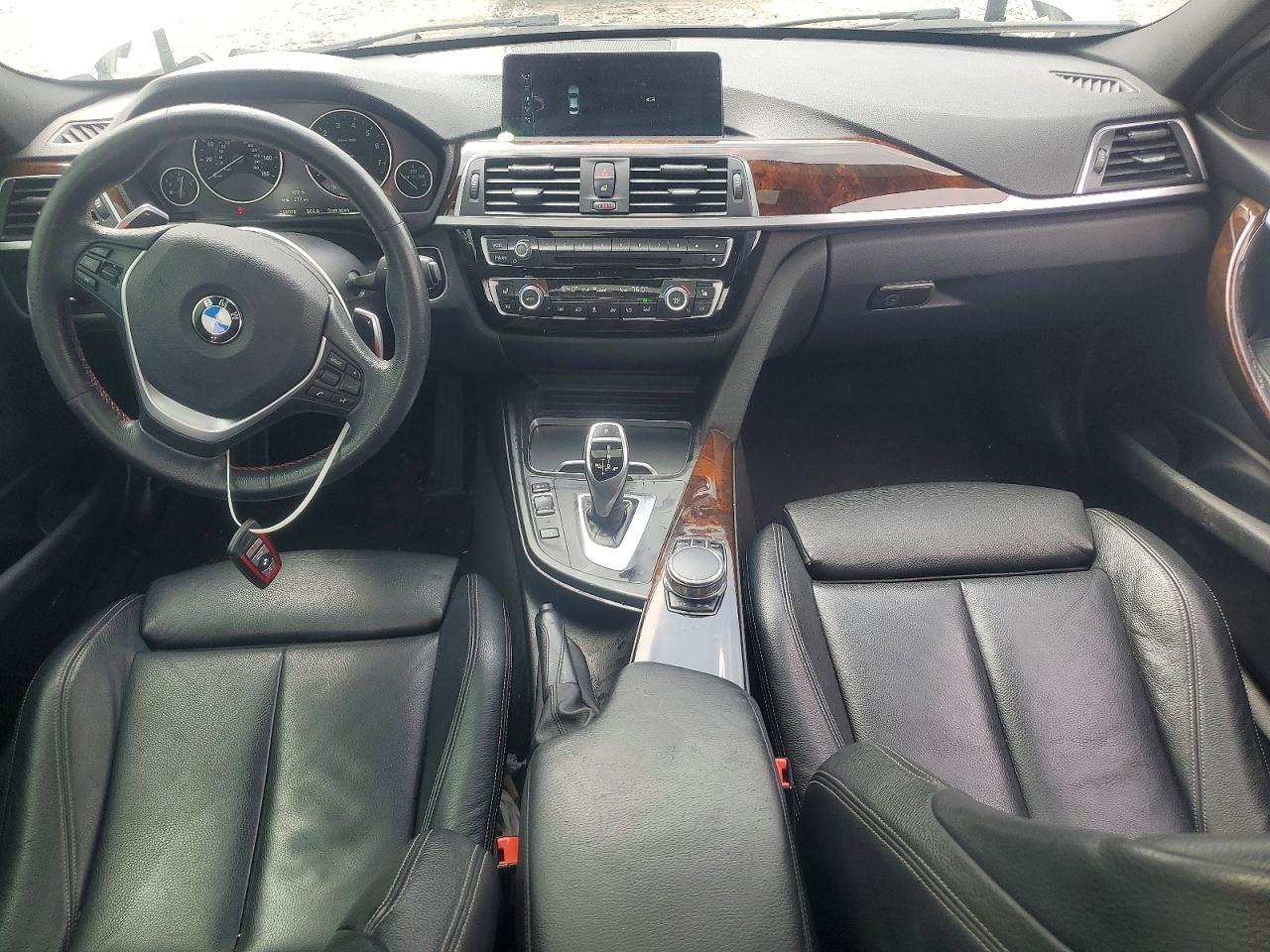 2017 BMW 330 Xi - zdjęcie 8