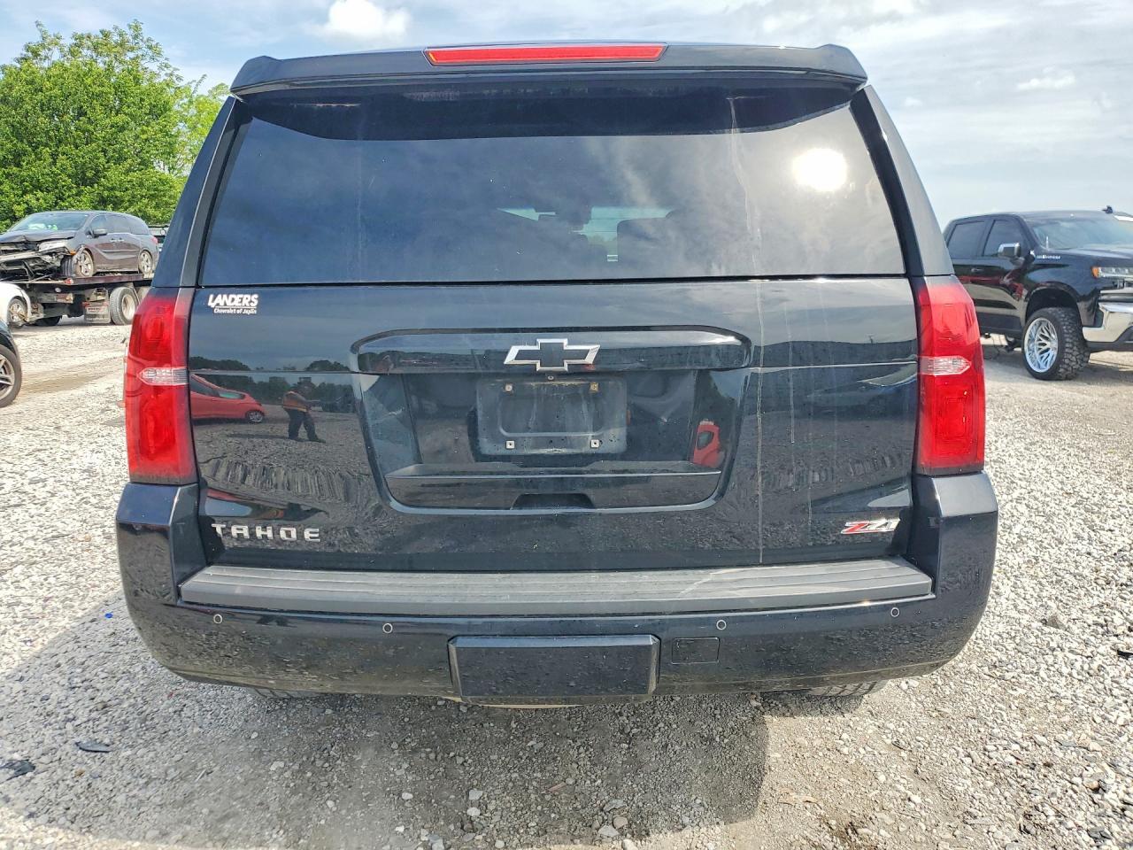 2017 Chevrolet Tahoe Lt - zdjęcie 6