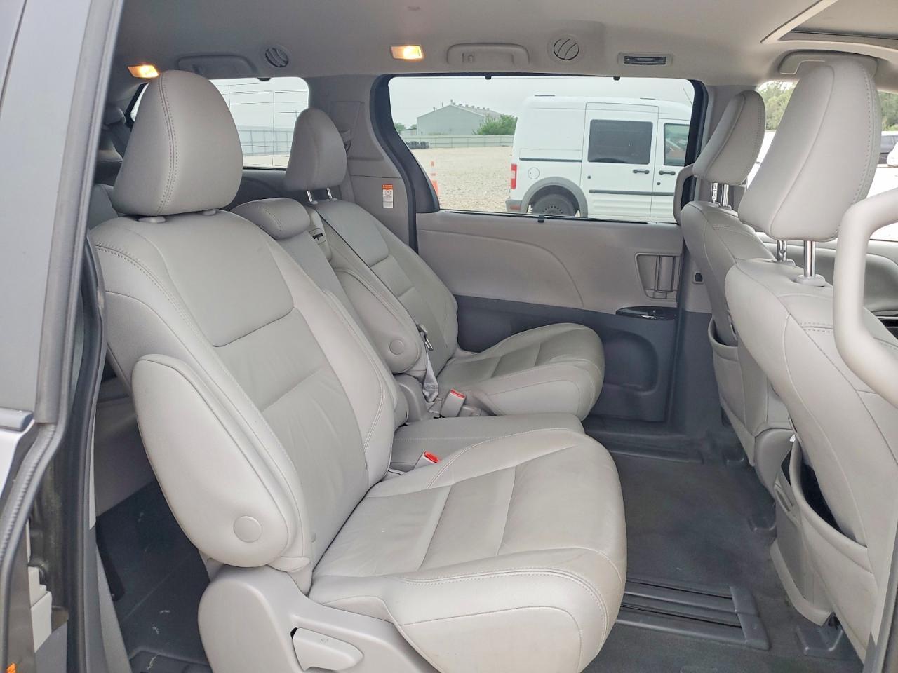 2018 Toyota Sienna Xle 8-Passenger - zdjęcie 11