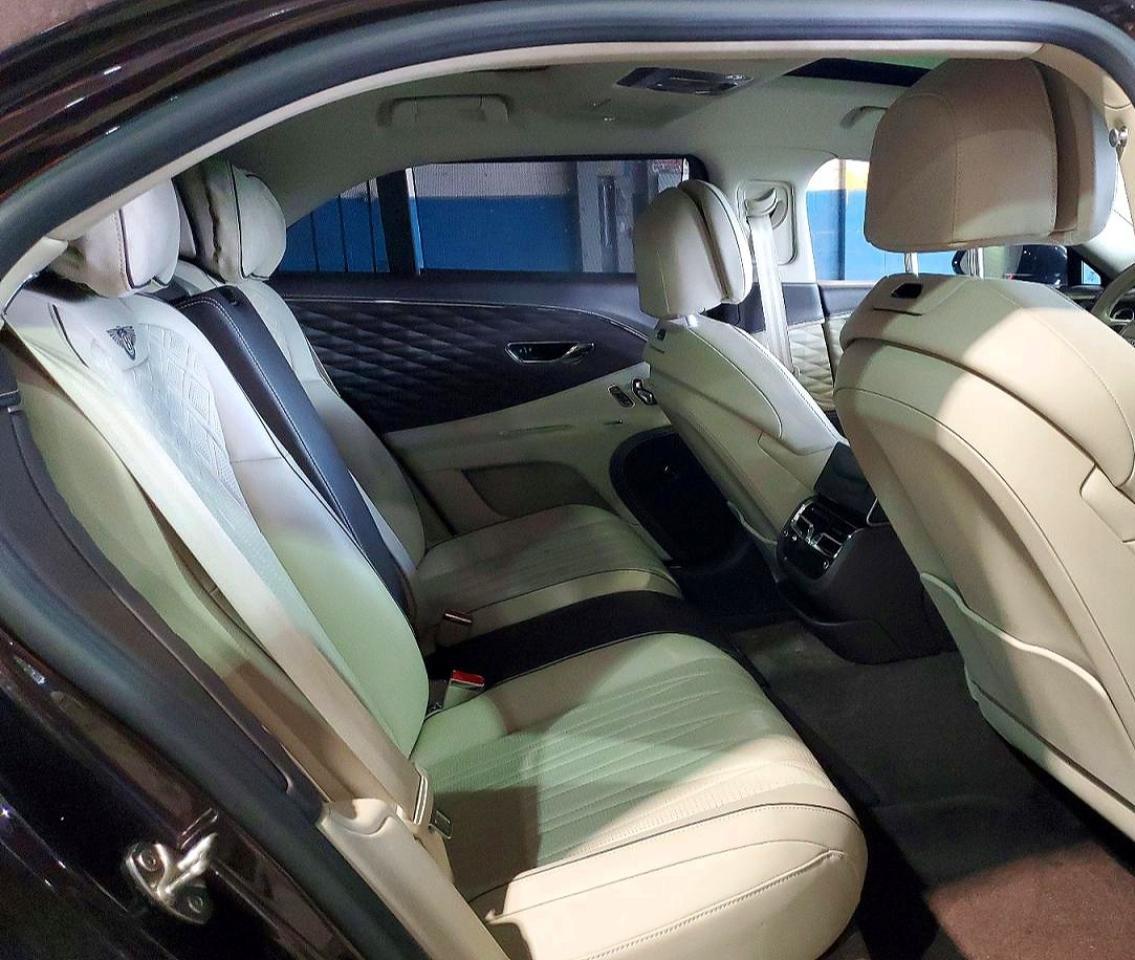 2022 Bentley Flying Spur - zdjęcie 10