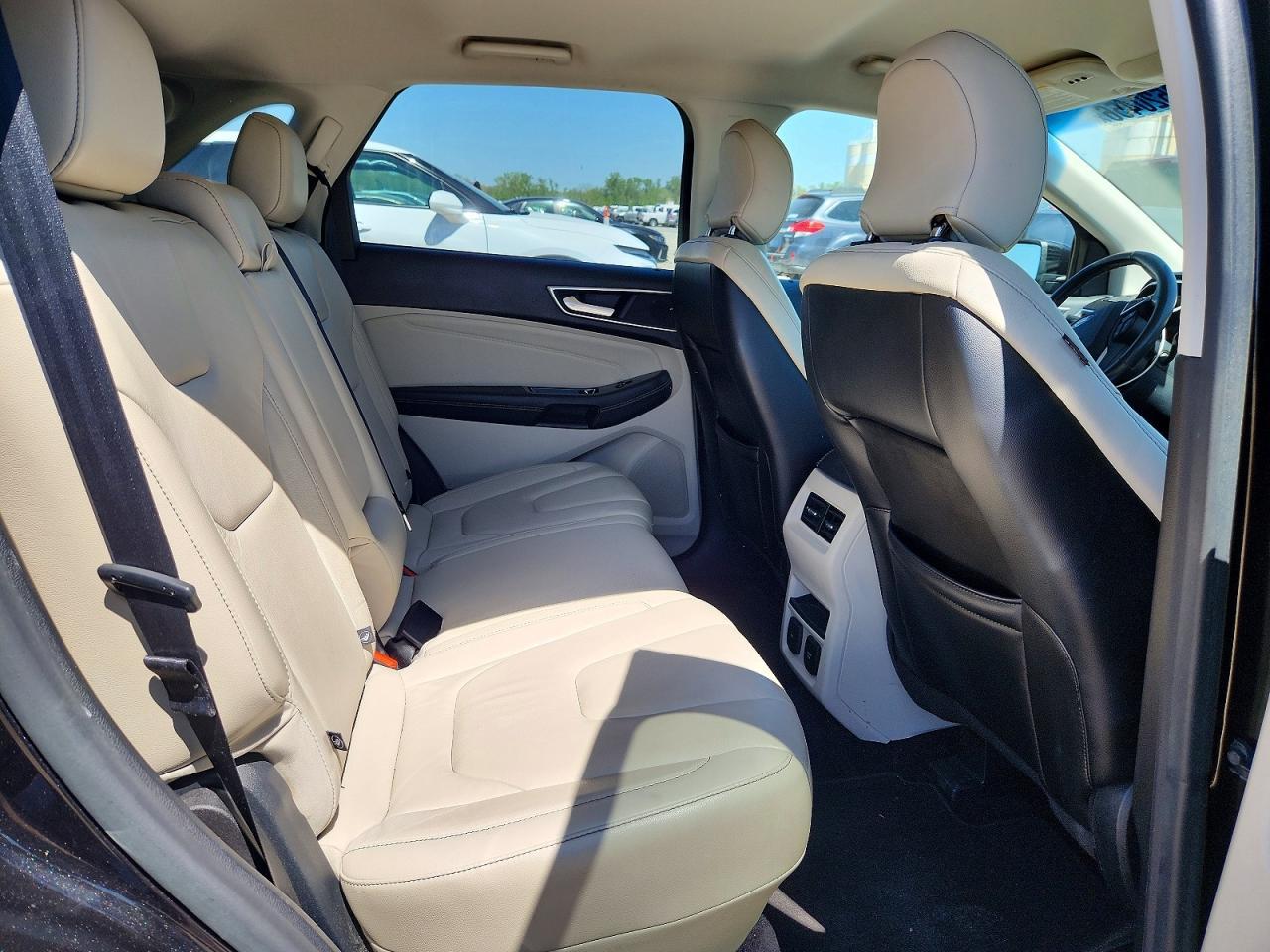 2015 Ford Edge Titanium - zdjęcie 11
