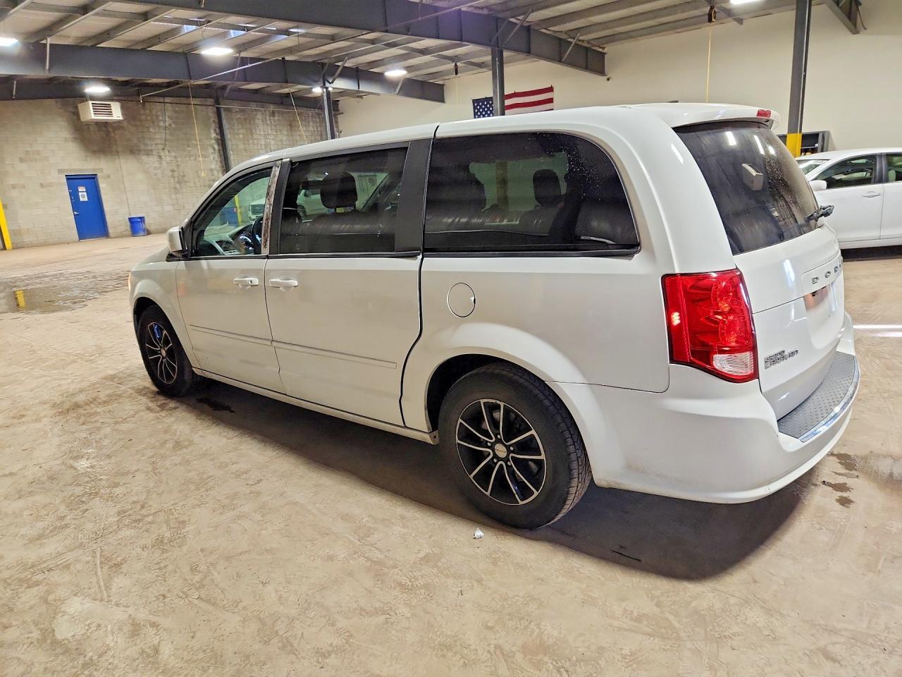 2016 Dodge Grand Caravan R - zdjęcie 2