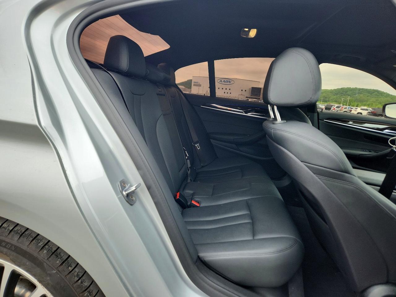2019 BMW 530 I - zdjęcie 10