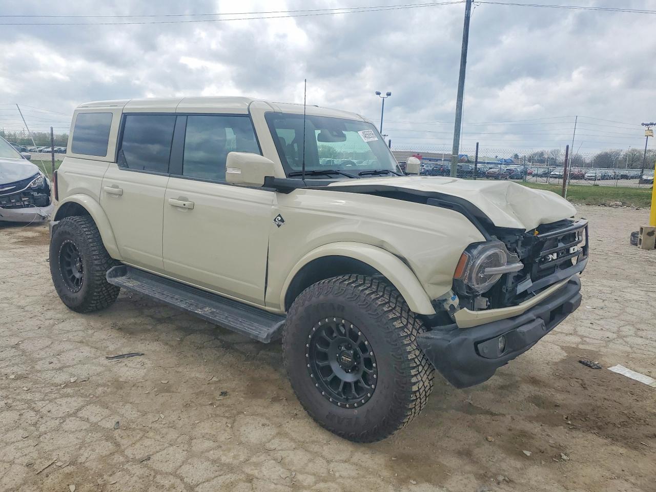 2025 Ford Bronco Outer Banks - zdjęcie 4