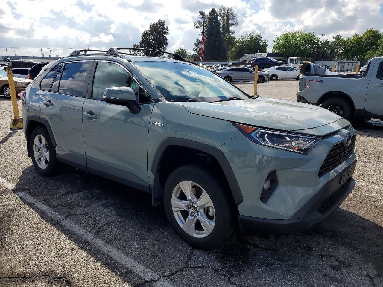 2021 Toyota Rav4 Hybrid Xle - zdjęcie 4