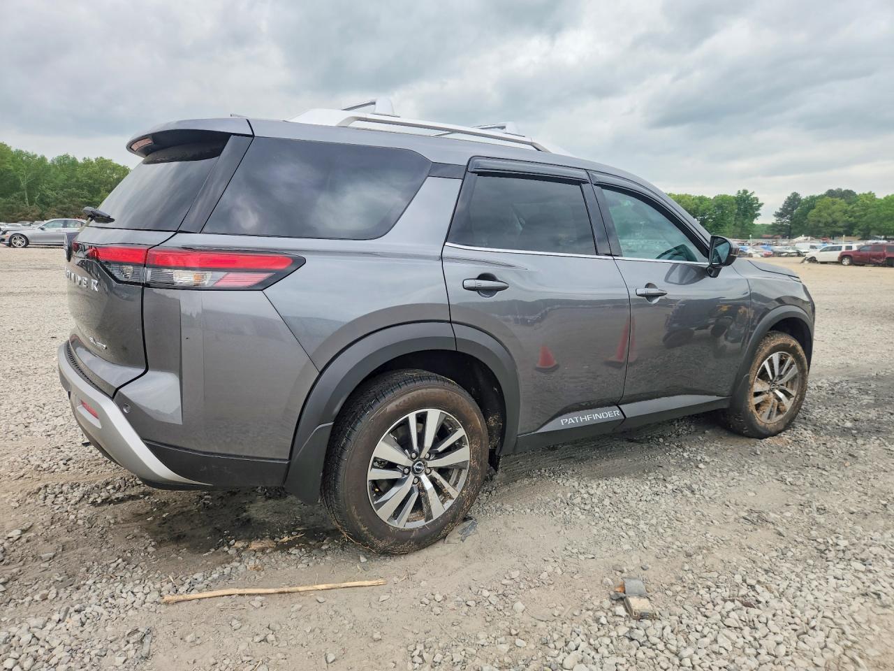 2025 Nissan Pathfinder Sl - zdjęcie 3