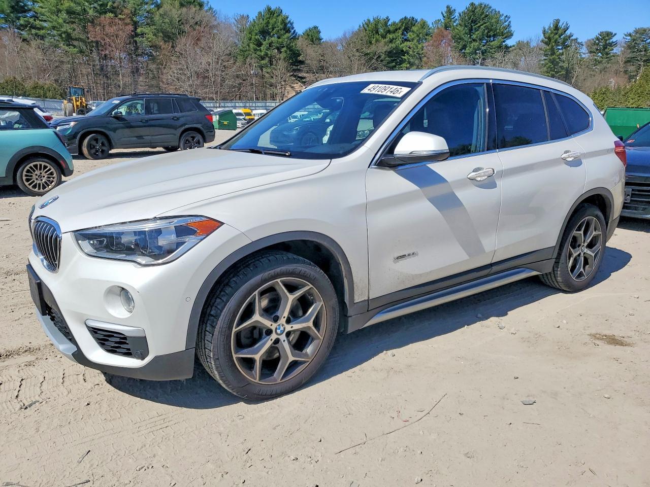 2017 BMW X1 xDrive28I - zdjęcie główne